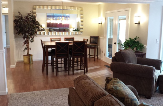 Harbor Springs Condo - Trout Creek Unit, spacious1700 ', MUY LIMPIO