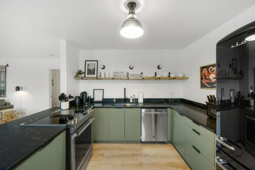 Harbor Views 1 - Walkable in the Heart of Auke Bay