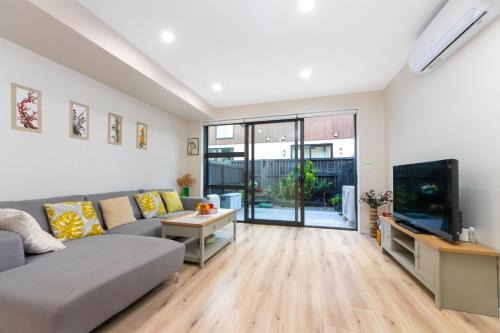 Harborlight-Modern 2 Bedroom Townhouse in Hobsonville