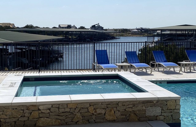 Harborview FIRST FLOOR Condo w/ resort amenities easy poolside access w/ views!