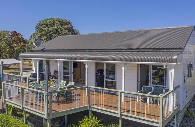 Harbour View Haven - Pauanui Holiday Home