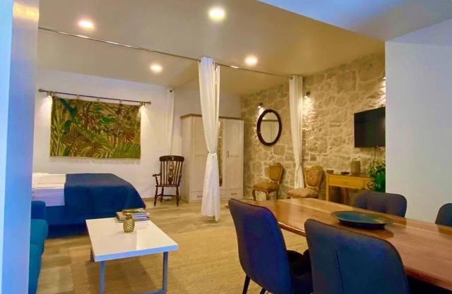 Harbour View House Studio Apartment