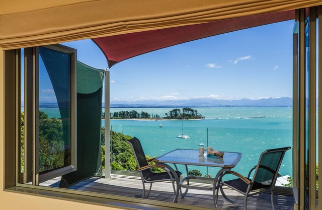 Harbour View - One - Nelson Waterfront Apartment