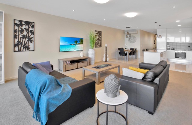 Harbour Views - Enjoy the easy access to walking tracks along 90 Mile Beach