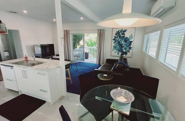 Harbourside Cottage ~ Luxury Accommodation