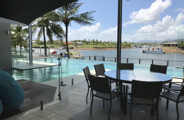 PUERTO DE LUJO EN PORT HINCHINBROOK