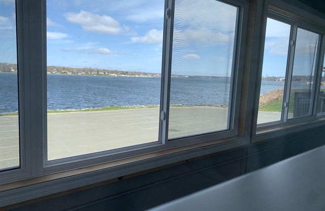 Harbourview Inn & Suites