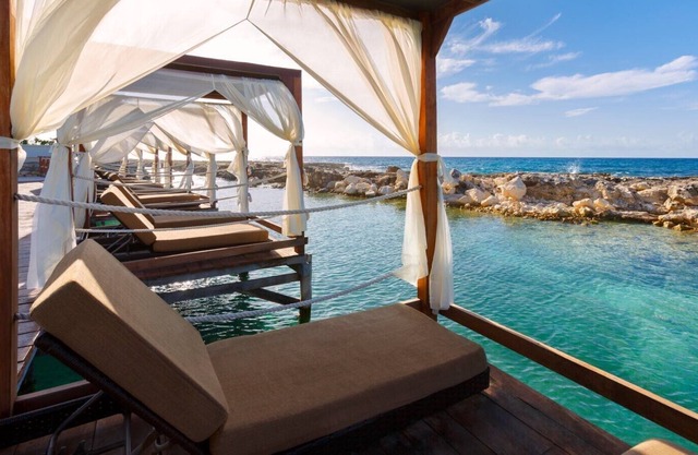 Hard Rock Riviera Maya - Heaven Deluxe Swim-Up W/ King Bed