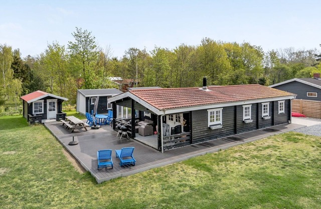 "Hardina" - 300m from the sea by Interhome