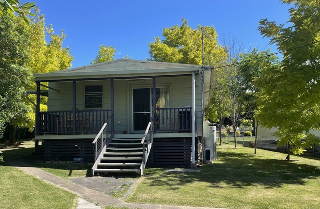 Harlynns Cottage is a Neat and Tidy 3 Bedroom House in Talbingo