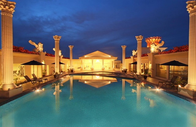 Harmoni One Convention Hotel & Service Apartments