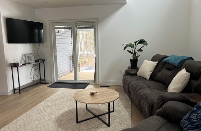 Harmony hausnPerfect place for adventure or work 5 minutes to down town Orillia.