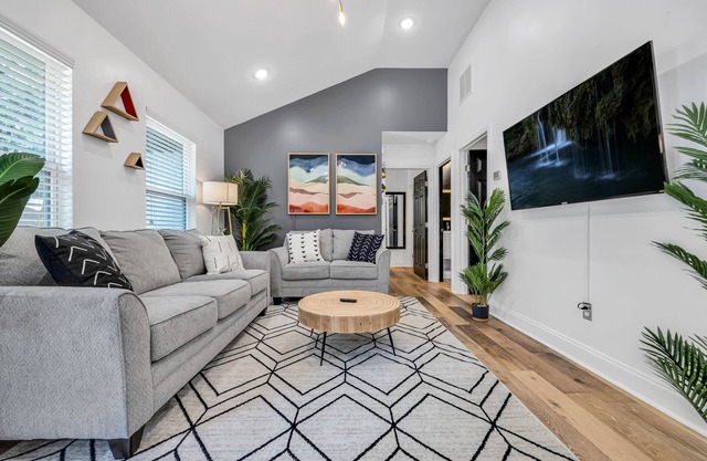 Harmony House, Sleeps 8