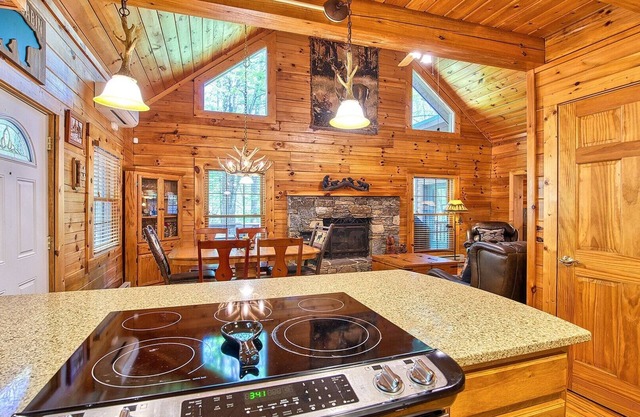 Harmony on Honeymoon Lane - 3 BR, 2 miles from Ski Area