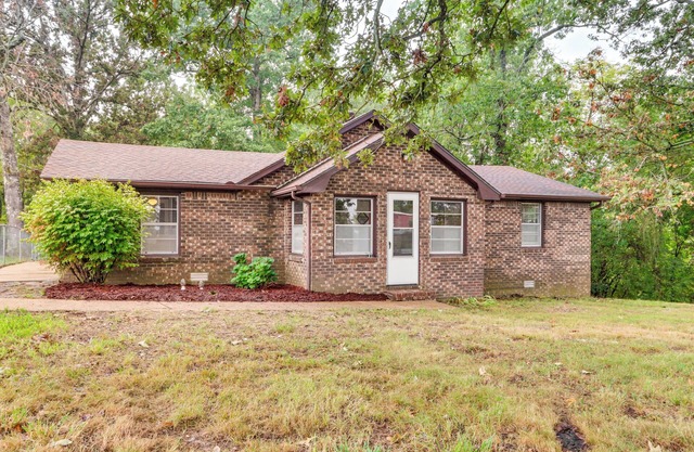Harrison Getaway w/ Yard & Parking: Near Fishing