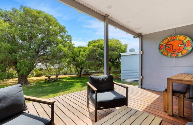 Harry's Place, Gracetown
