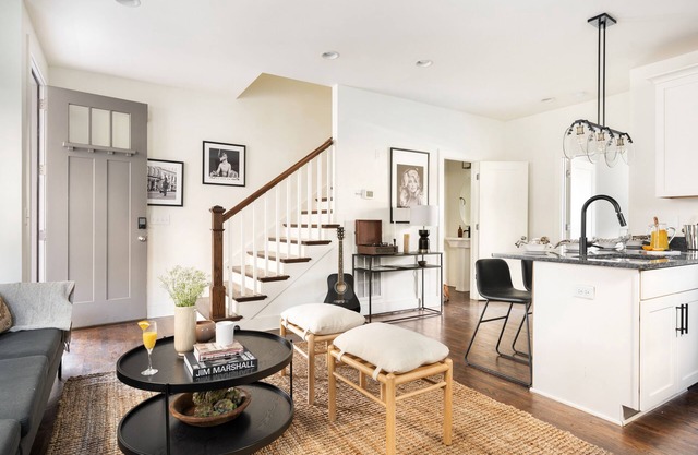 Hart Suite 8 by AvantStay | Gorgeous Town House w/ Modern Amenities!