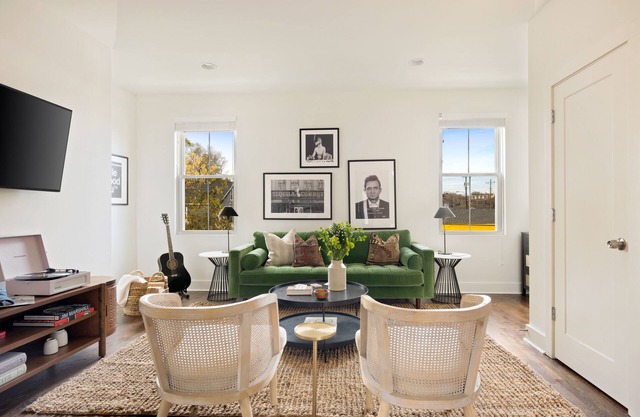 Hart Suite 9 by AvantStay | Gorgeous Town House w/ Modern Amenities!