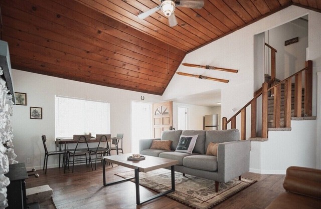 Harte Of The Pines Pet Friendly Walk to Downtown