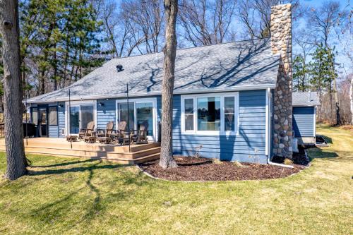Hartley Lake Hideaway - The Perfect Getaway!