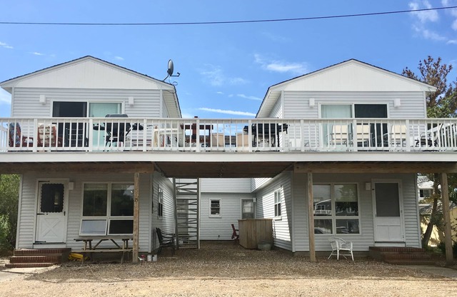 Harvey Cedars Bayfront - 5 minutos de la playa. Puestas de sol desde la cubierta enorme. Deslizamiento del barco