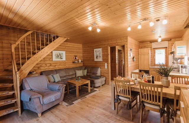 HAS-37 log cabin, 4 people, 65sqm - Blauvogel nature adventure village (3)