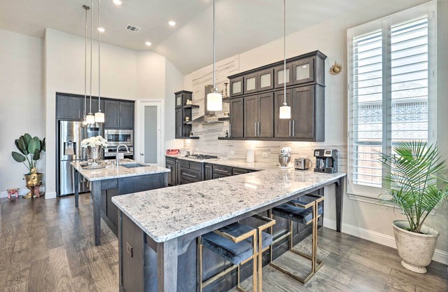 Haslet Family Home w/ Fire Pit, Hot Tub & BBQ