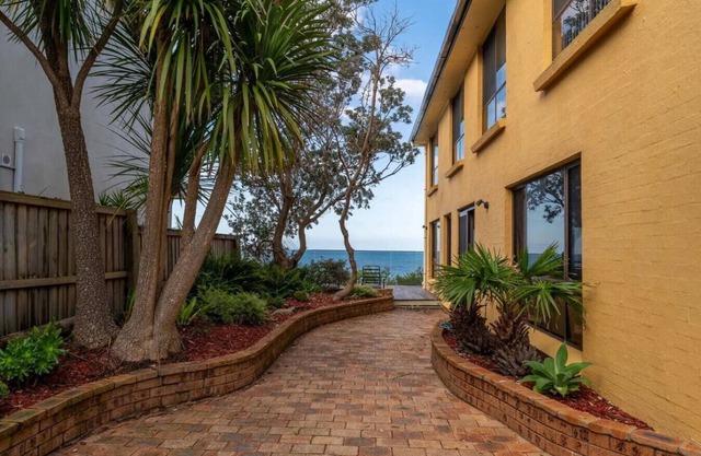 Hasta Manyana ocean front villa