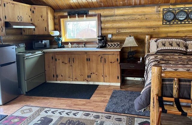 Hatcher Pass Bear Den Cabin