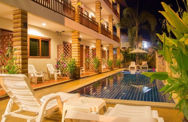 Hathai House Resort