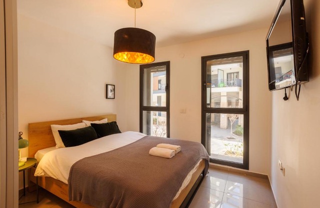 Luxury 4BR&3Washrooms, balcony, north Yaffa,parking near the beach