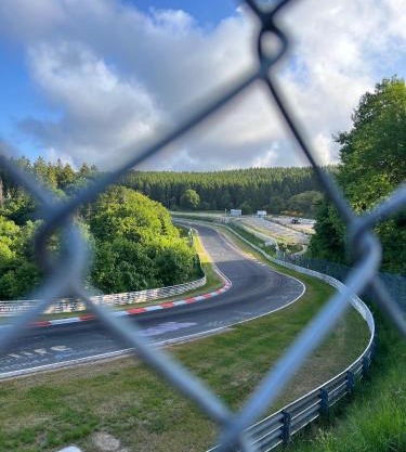 Haus am Nürburgring I Innenhof I Küche I Garten I Stellplatz I 10 Personen