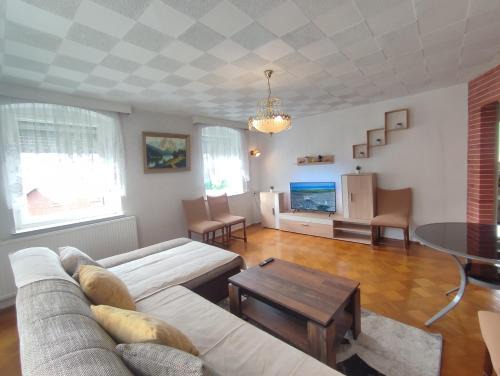 Haus "Grimberg" 2-Stock Ferienhaus oder 2-Ferienwohnung