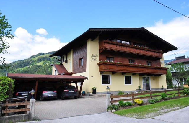 Haus Leo