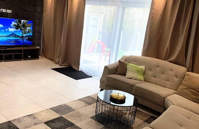 Haus mit 5 Schlafzimmer 2 Bäde 1 Wohnzimmer 3 Park