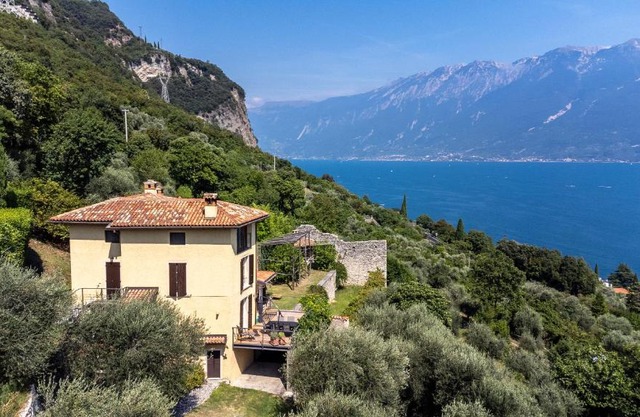 Haus mit tollem See -und Bergblick