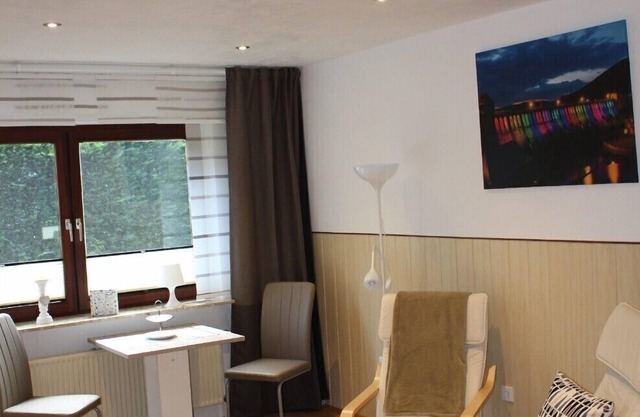 Apartamento Haus Waldesruh ***. Enorme jardín, a 200 m del Kellerwaldsteig