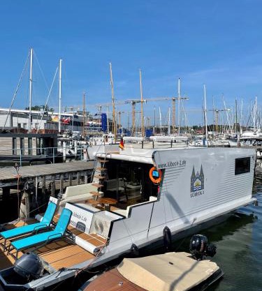 Hausboot mit Traumlage in Lübeck-Travemünde
