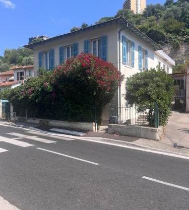 Haut de maison niçoise - Calme, Charme et Vu Dégagée sur les Collines