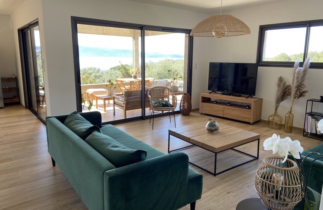Haut de Villa, Calme, vue mer