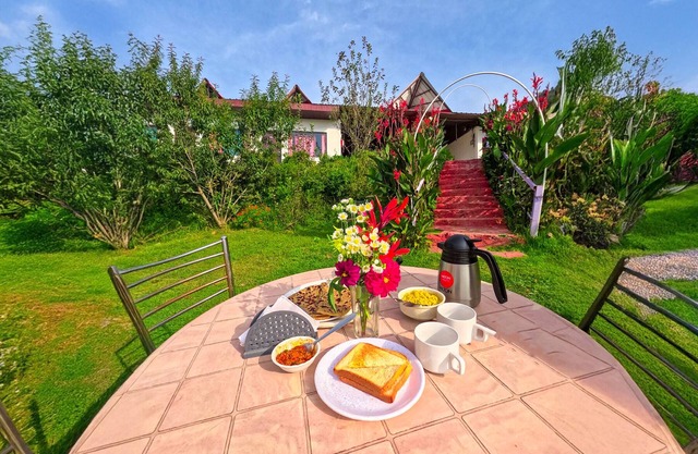 Haut Monde King's Paradise Resort