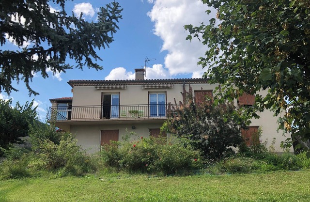 Hautes-Alpes garden apartment with open view