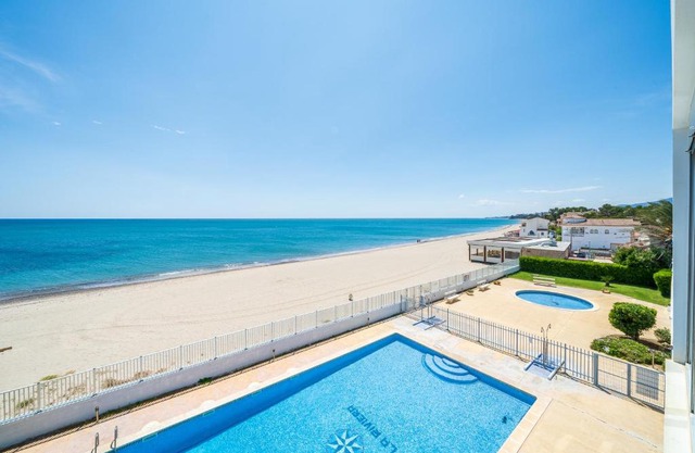 Hauzify I Apartaments Blue Riviera