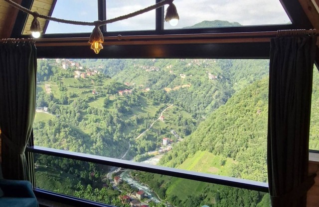 Havalı Süit Bungalov 2 Muhteşem manzaralı aile süiti. Ayder yaylasına 30 dakika.