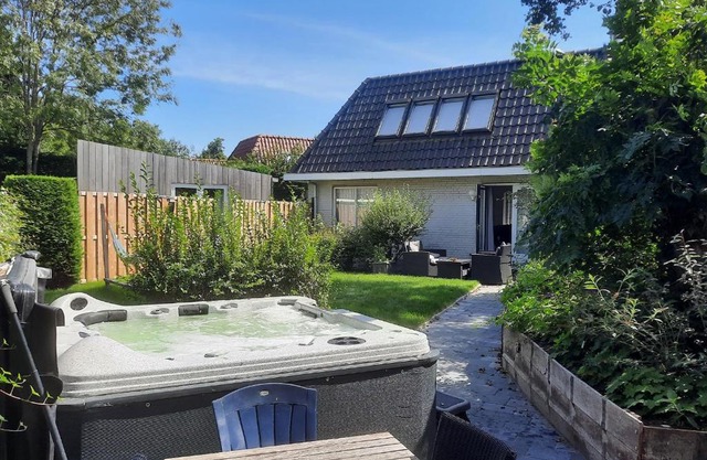 Have a nice stay! - Holiday Home de Witte Raaf with garden and hottub