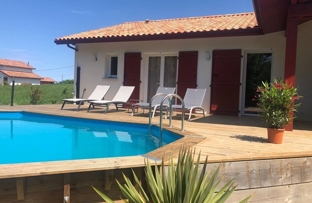 Haven of peace with swimming pool in the heart of the Basque Country - 10 min from the beaches