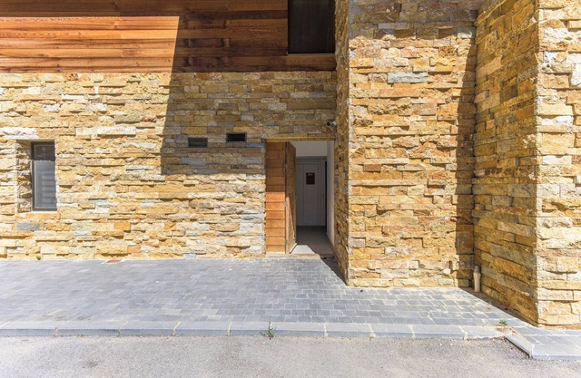 Haven's 1-BR Apt in Redrock Batroun