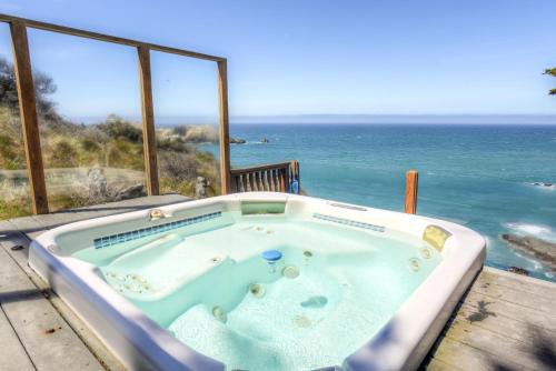 Haven's View With Stunning Ocean Views