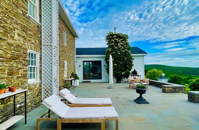 Hawk Field House - inground pool - breath taking country views