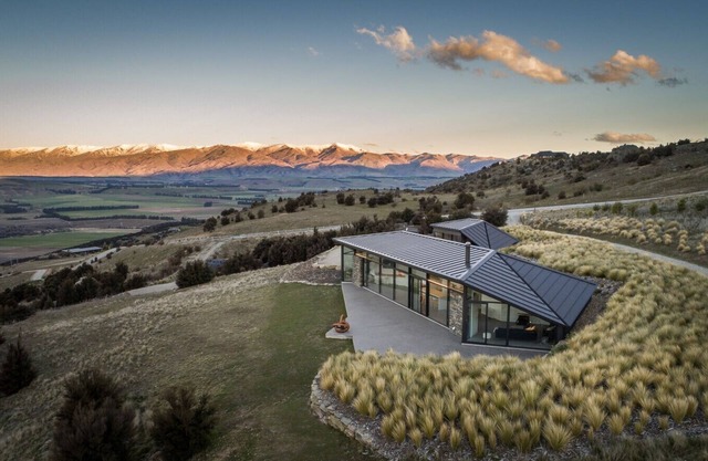 Hawk House Your sanctuary—and your launchpad—in Central Otago